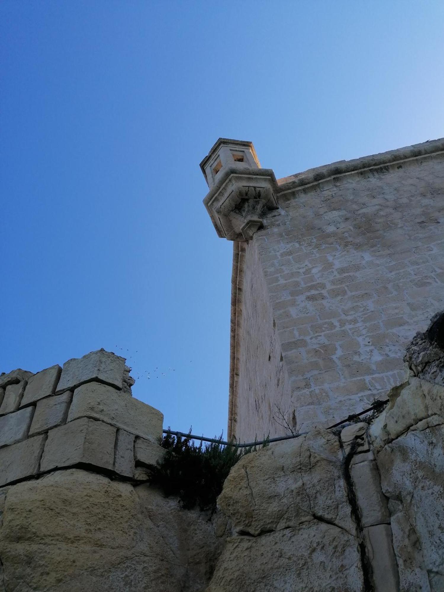 Old Refurbished Apartment In Bormla Cospicua Exterior photo